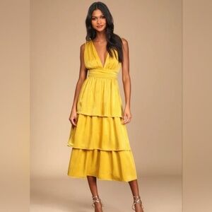 Small NWT Lulus Peak Party Vibe Mustard Yellow Satin Tiered Tie-Back Midi Dres